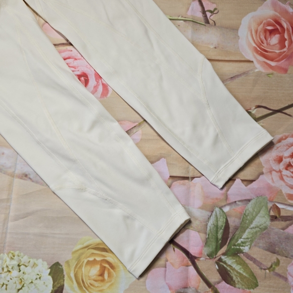 Antonio Melani cream leggings - Picture 3 of 6